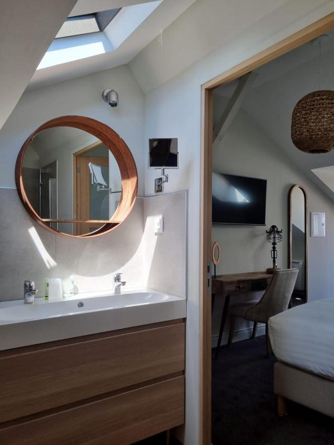 Single Room,1542502243:JPEG